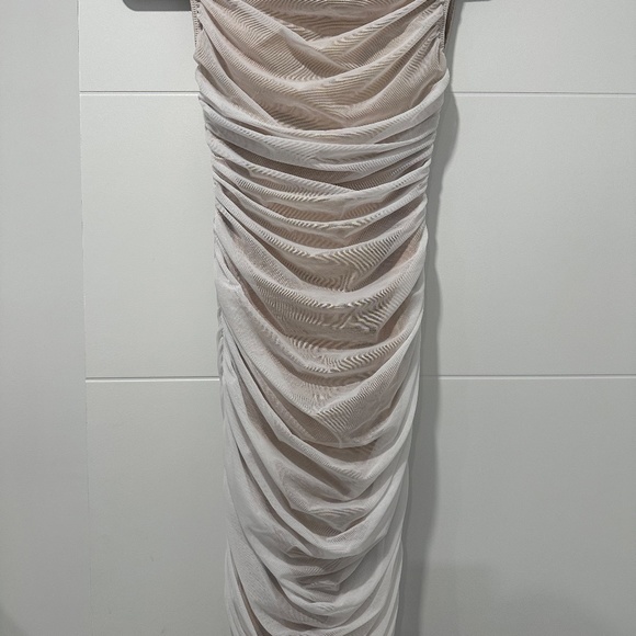 NWOT NORMA KAMALI BODYCON RUCHED TARA DRESS- IVORY - Picture 3 of 4